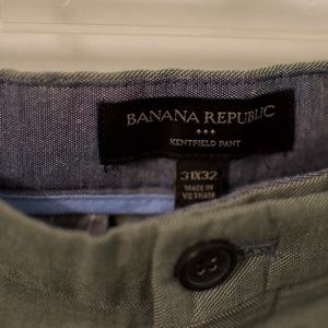 Banana Republic Kentfield pants green worn once